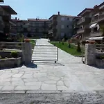 Akanthous